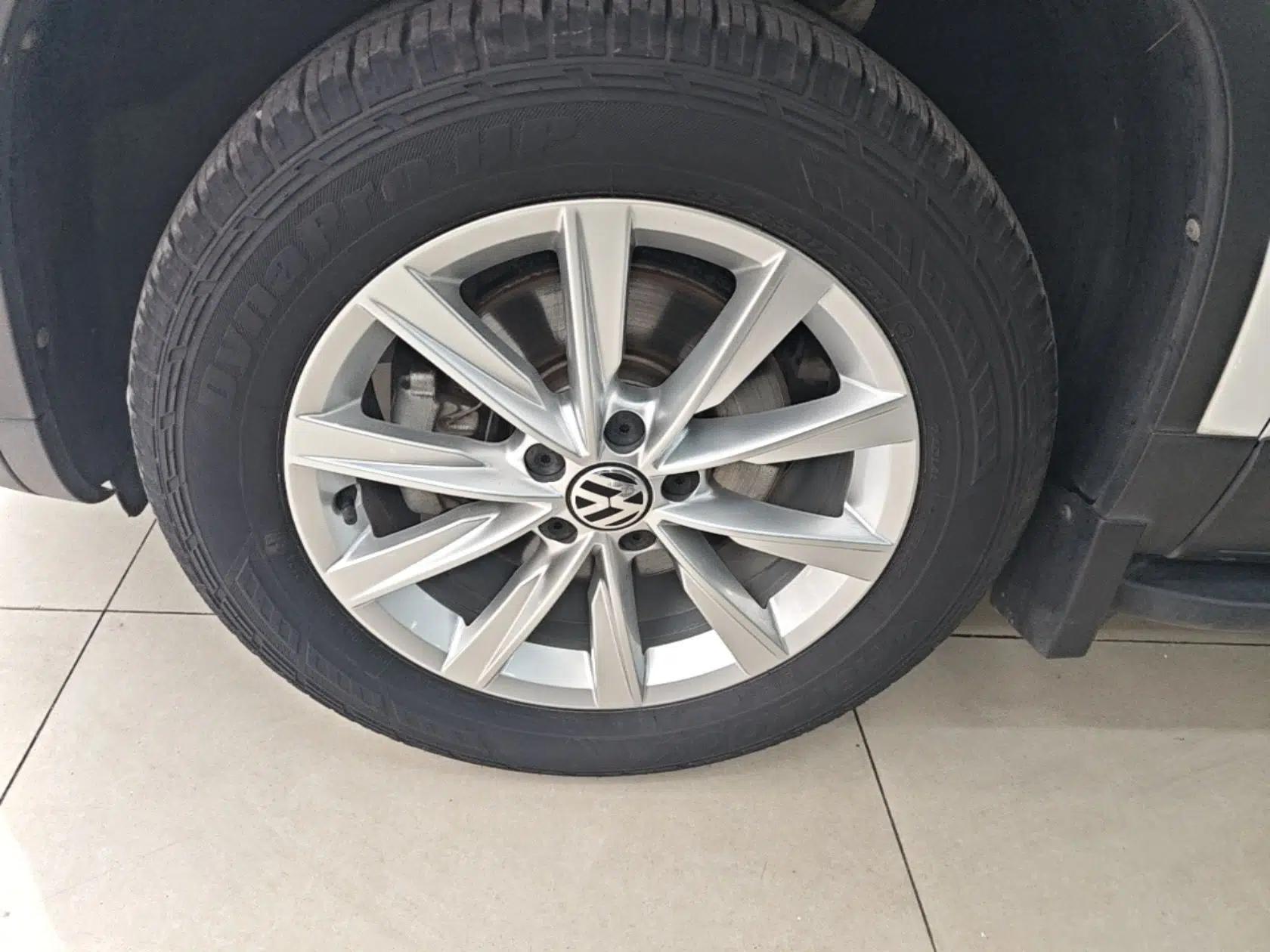 Volkswagen Tiguan 2016 280TSI Automatic Two-Wheel-Drive Silk Road Style Edition — миниатюра 10