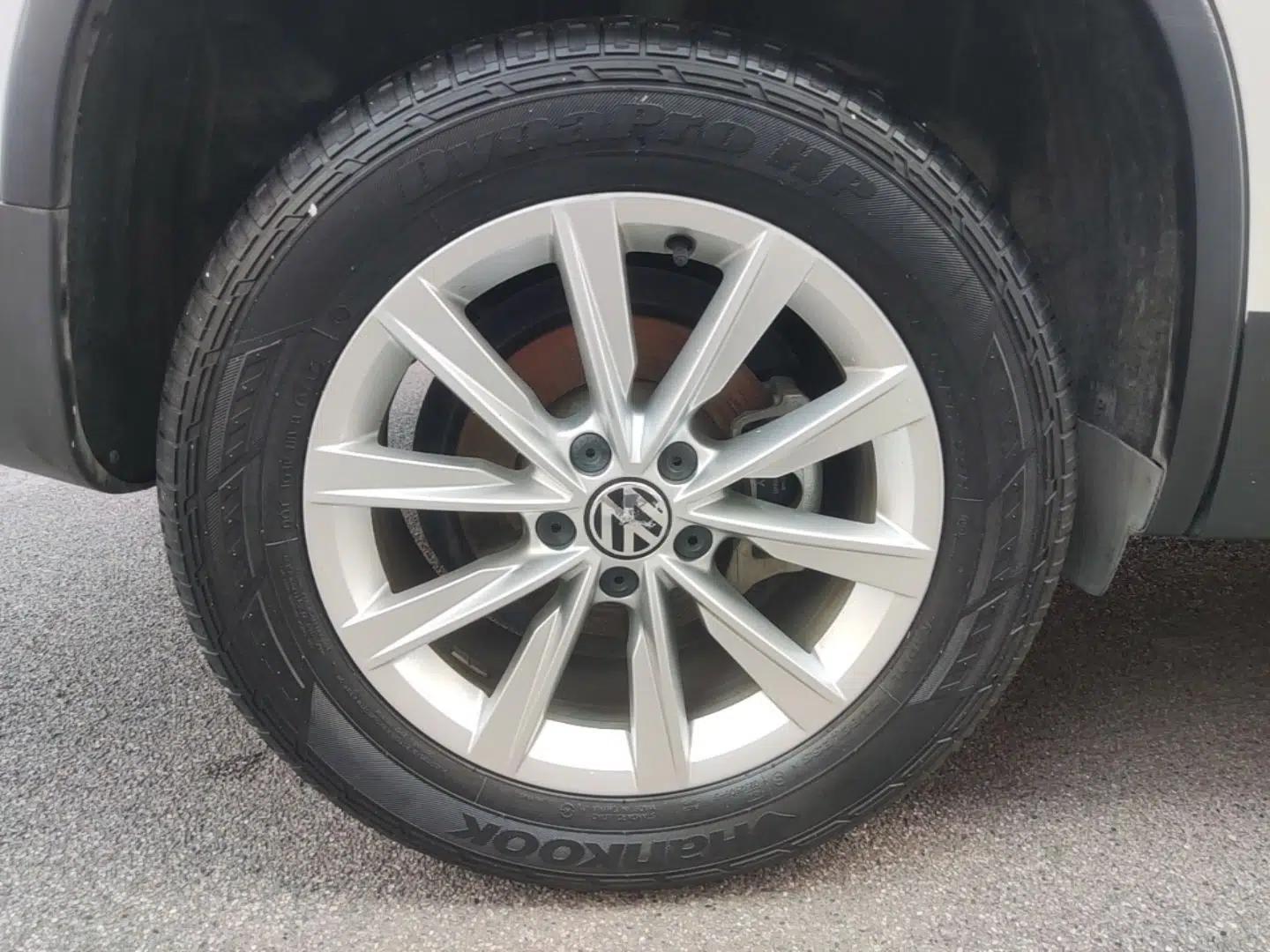 Volkswagen Tiguan 2016 280TSI Automatic Two-Wheel Drive Silk Road Comfort Edition — миниатюра 11