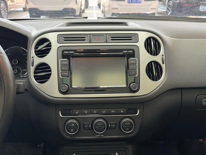 Volkswagen Tiguan 2016 300TSI Automatic All-Wheel Drive Luxury Edition — миниатюра 26