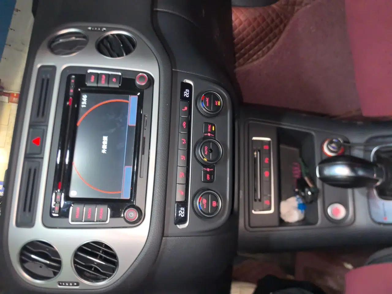 Volkswagen Tiguan 2015 2.0 TSI Automatic All-Wheel Drive Flagship Edition — миниатюра 13
