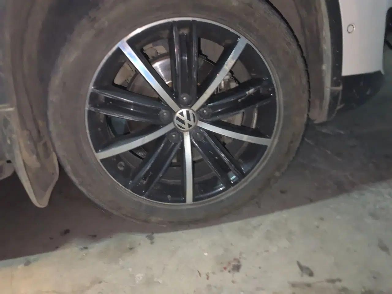 Volkswagen Tiguan 2015 2.0 TSI Automatic All-Wheel Drive Flagship Edition — миниатюра 8