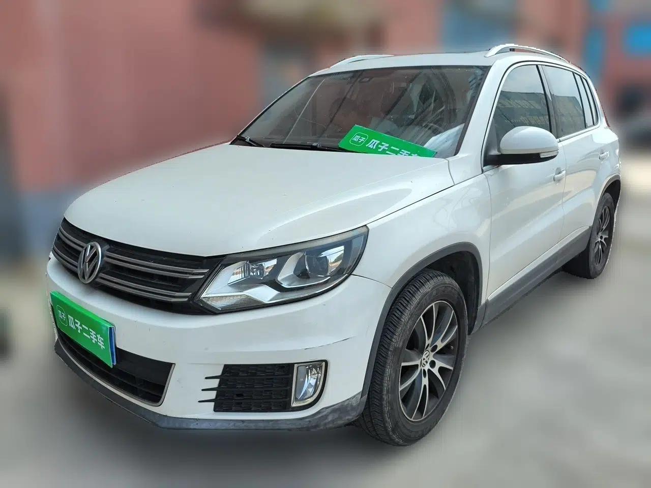 Volkswagen Tiguan 2015 1.8TSI Automatic Two-Wheel Drive Luxury Model — миниатюра 1
