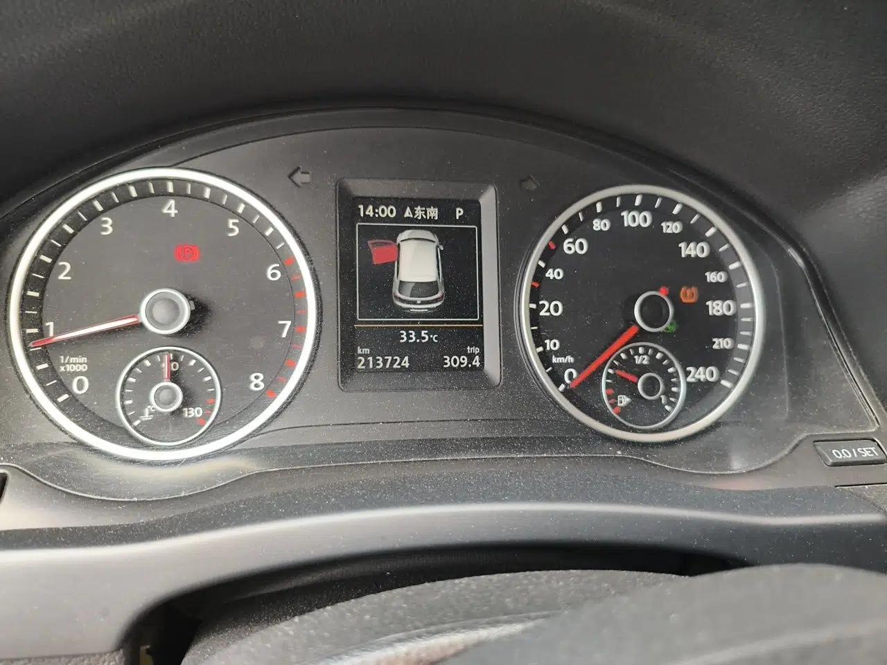 Volkswagen Tiguan 2015 1.8TSI Automatic Two-Wheel Drive Luxury Model — миниатюра 12