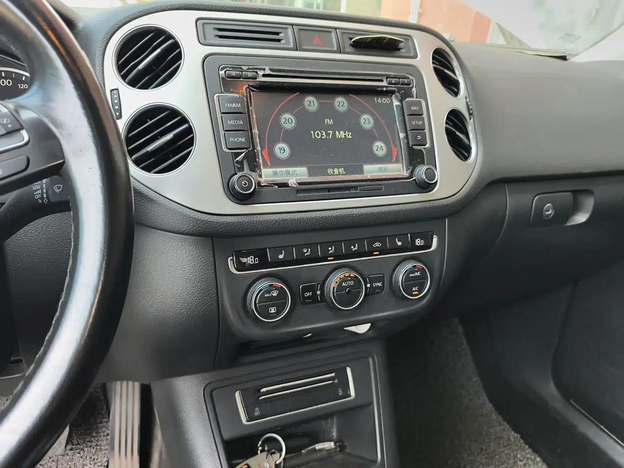 Volkswagen Tiguan 2015 1.8TSI Automatic Two-Wheel Drive Luxury Model — миниатюра 13