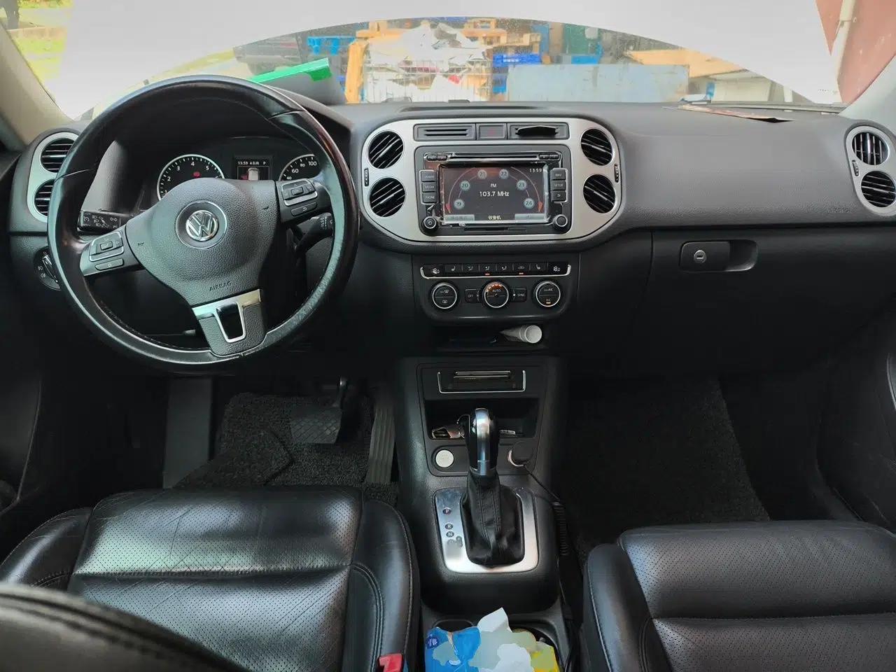 Volkswagen Tiguan 2015 1.8TSI Automatic Two-Wheel Drive Luxury Model — миниатюра 9