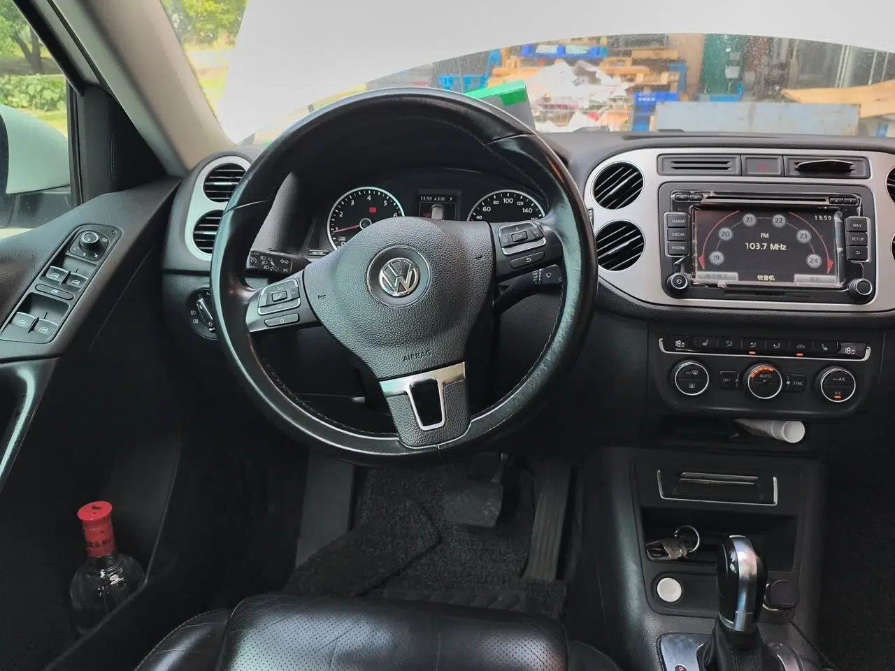 Volkswagen Tiguan 2015 1.8TSI Automatic Two-Wheel Drive Luxury Model — миниатюра 10