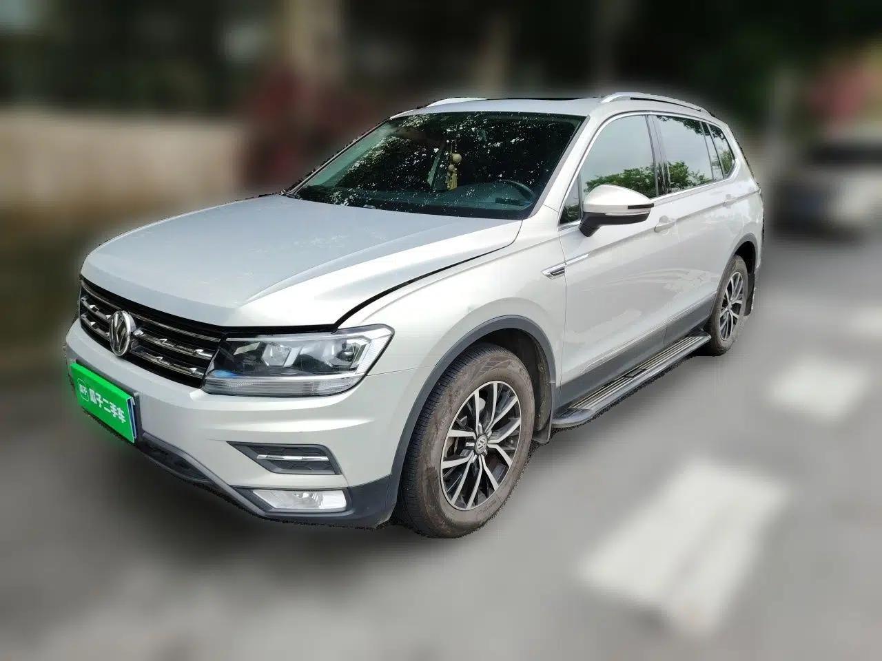 Volkswagen Tiguan L 2018 Facelift 330TSI Automatic Two-Wheel Drive Luxury Edition — миниатюра 1