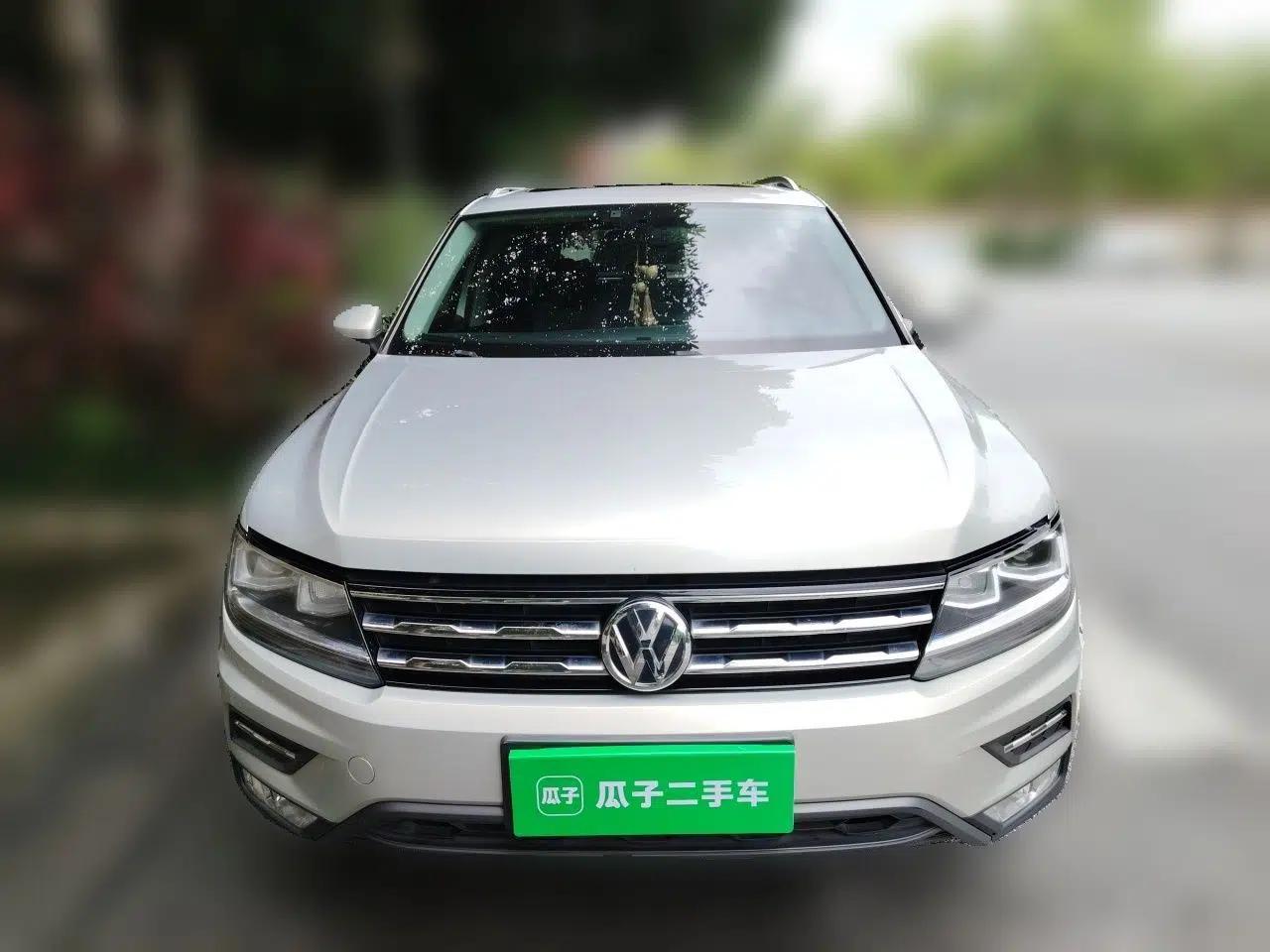 Volkswagen Tiguan L 2018 Facelift 330TSI Automatic Two-Wheel Drive Luxury Edition — миниатюра 2