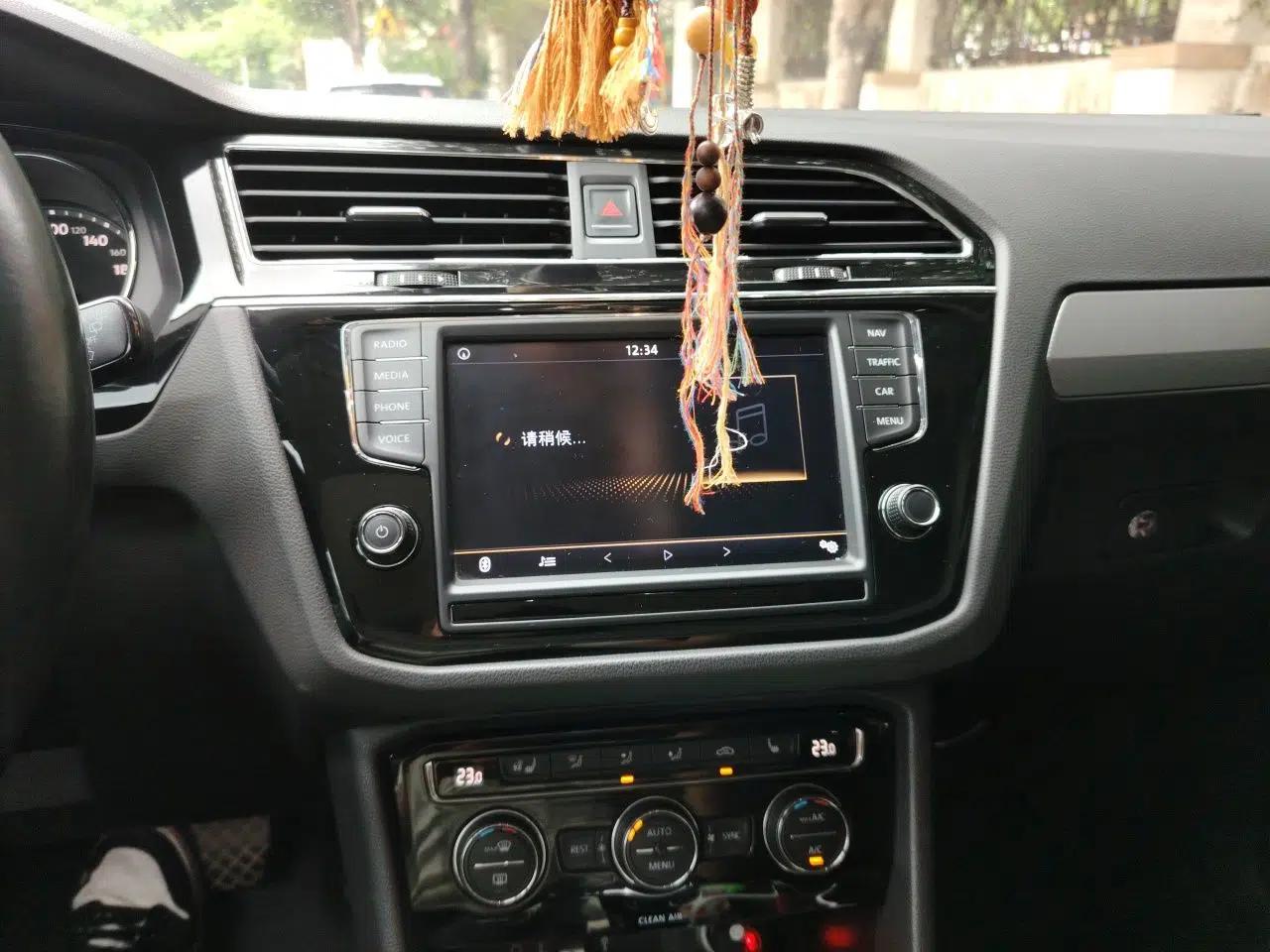 Volkswagen Tiguan L 2018 Facelift 330TSI Automatic Two-Wheel Drive Luxury Edition — миниатюра 12