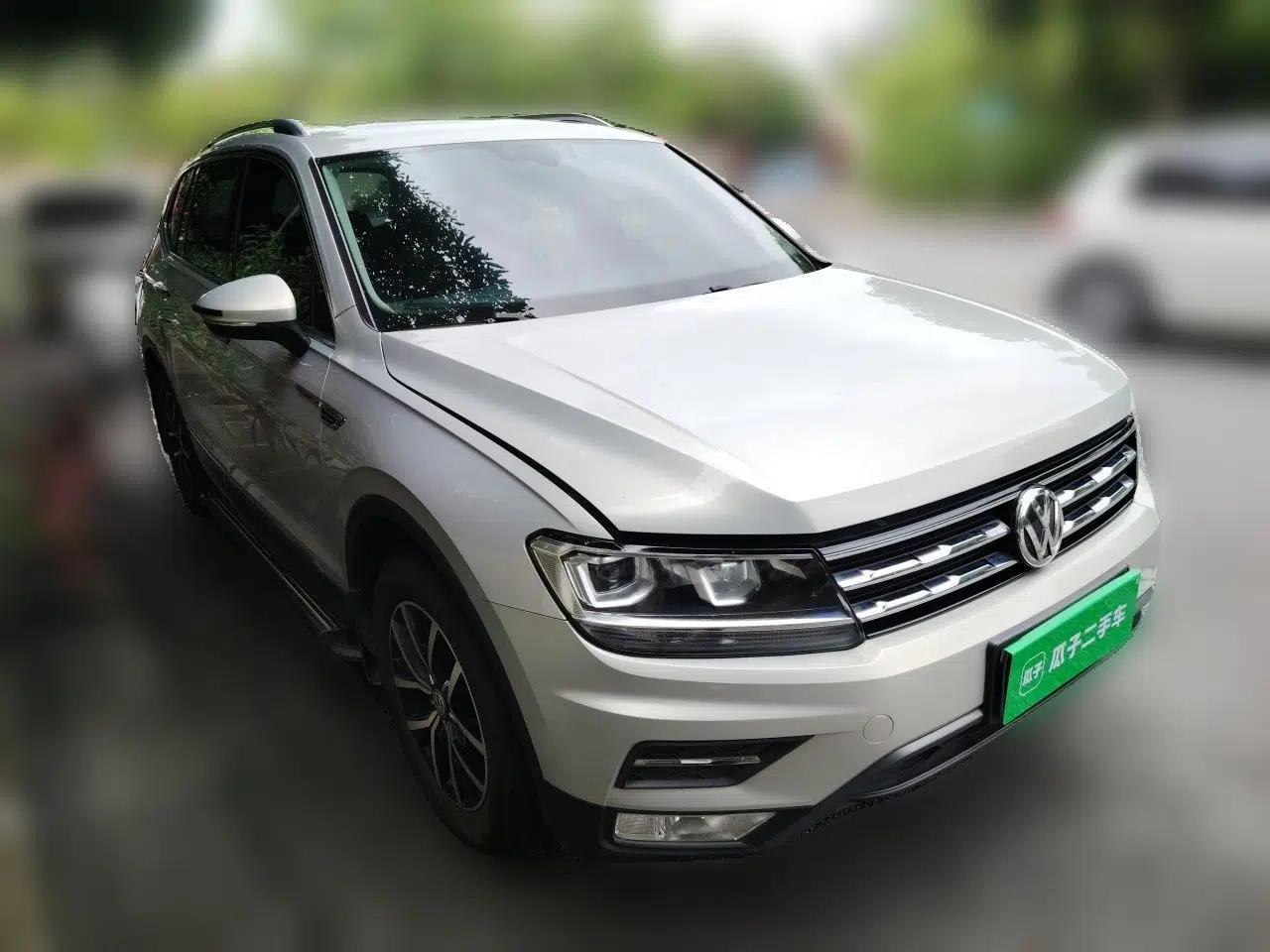 Volkswagen Tiguan L 2018 Facelift 330TSI Automatic Two-Wheel Drive Luxury Edition — миниатюра 3
