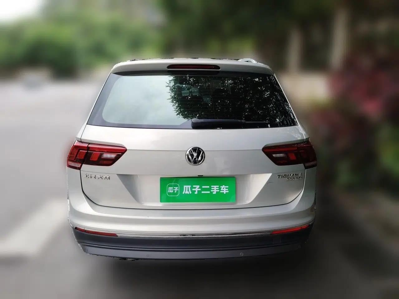 Volkswagen Tiguan L 2018 Facelift 330TSI Automatic Two-Wheel Drive Luxury Edition — миниатюра 5