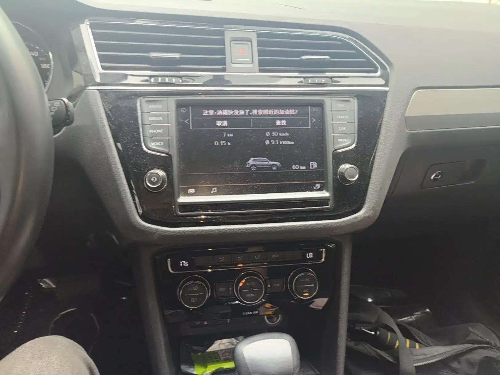 Volkswagen Tiguan L 2018 330TSI Automatic Two-Wheel Drive Comfort Edition — миниатюра 15