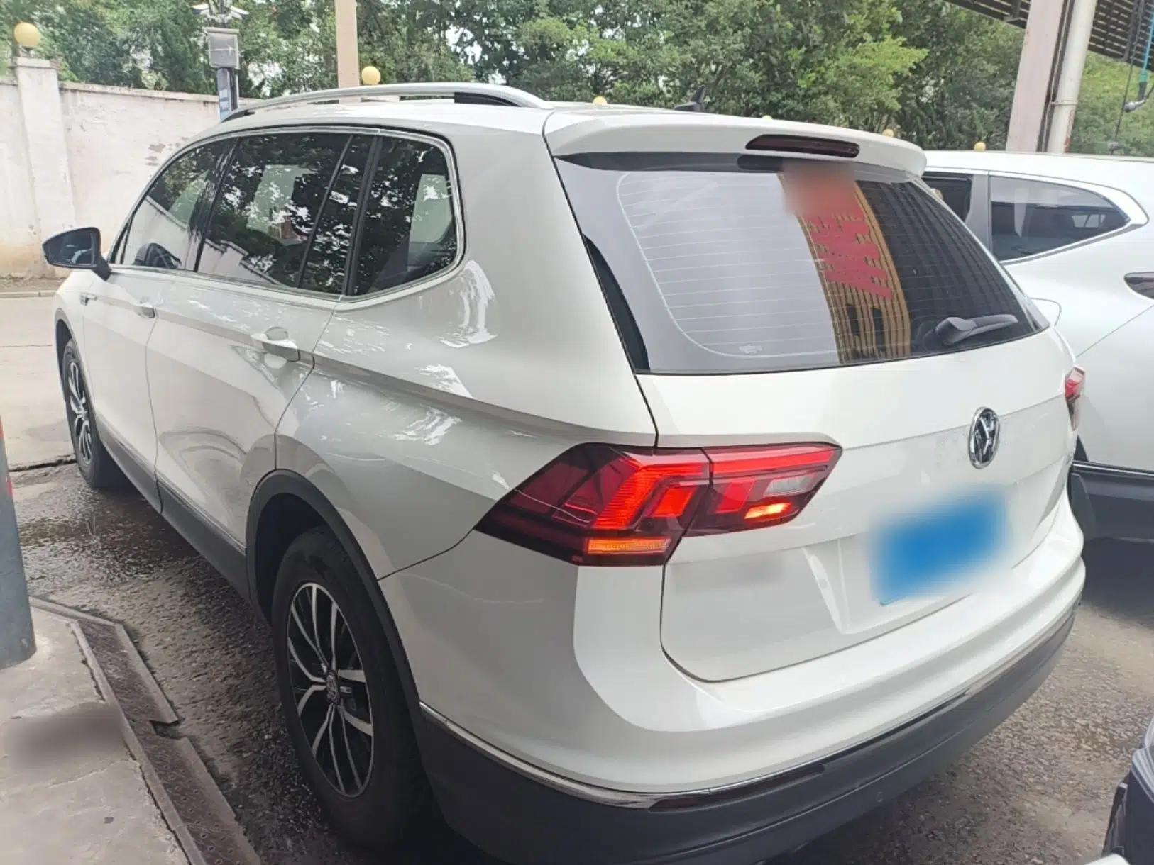 Volkswagen Tiguan L 2018 330TSI Automatic Two-Wheel Drive Comfort Edition — миниатюра 4