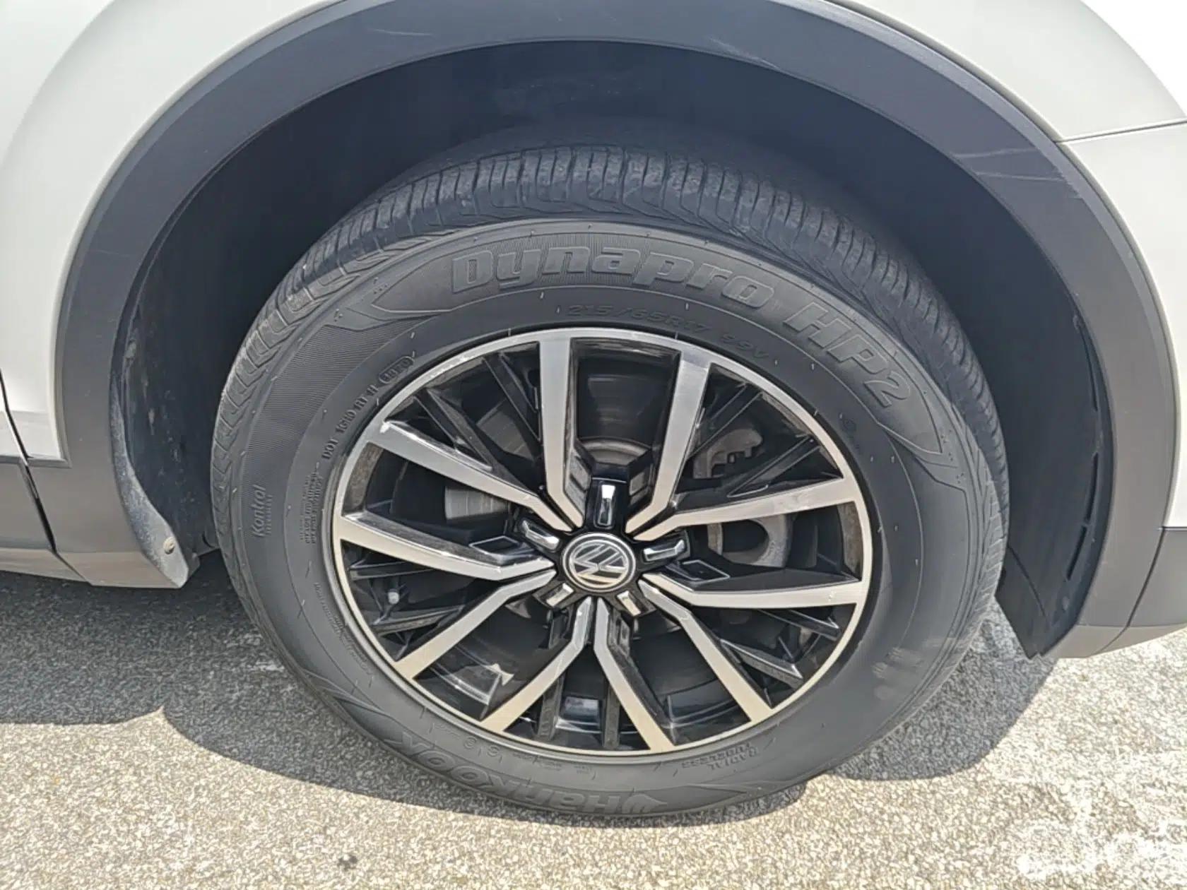Volkswagen Tiguan L 2017 330TSI Automatic Two-Wheel Drive Luxury Edition — миниатюра 11