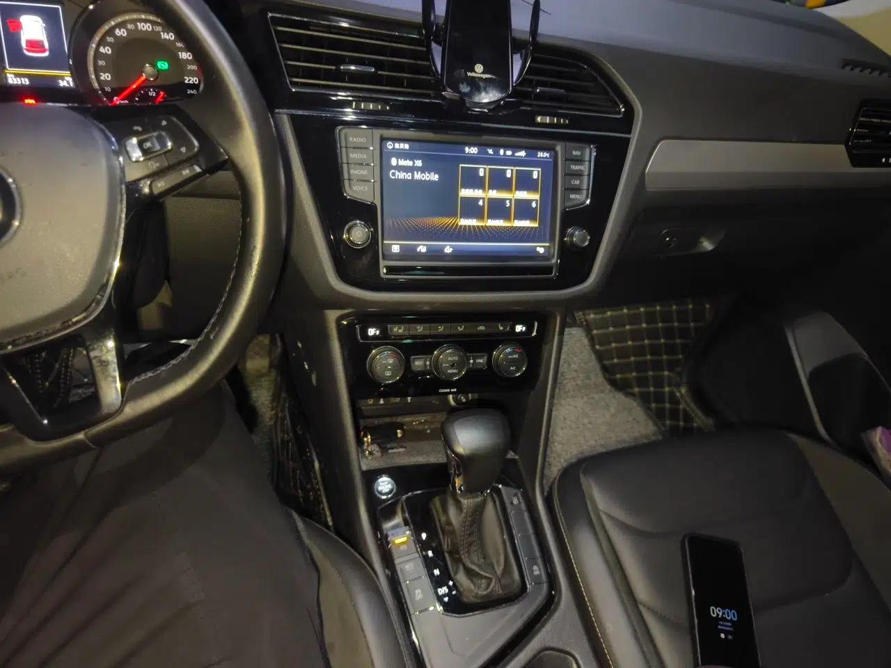 Volkswagen Tiguan L 2018 380TSI Automatic All-Wheel Drive Luxury Edition — миниатюра 13