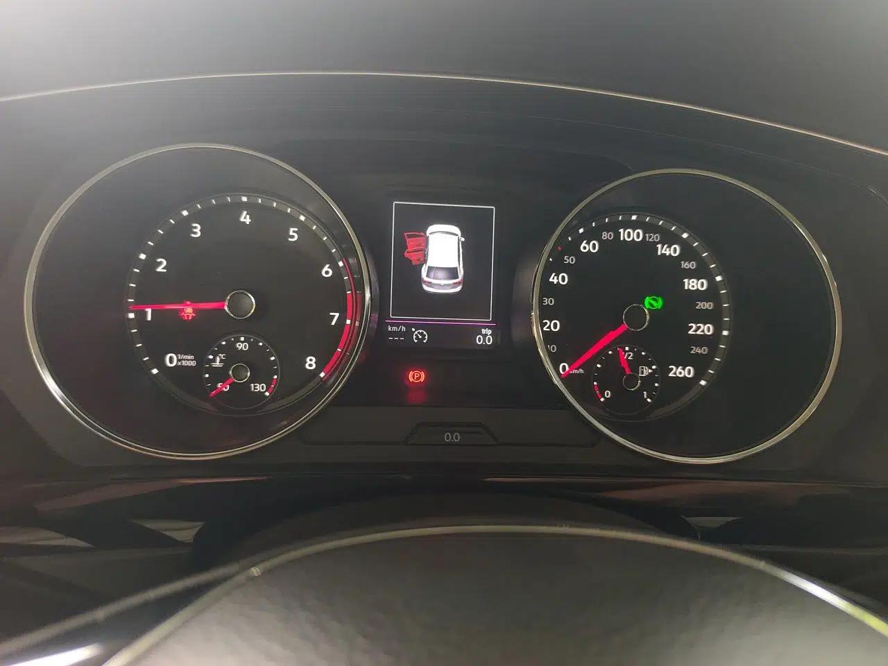 Volkswagen Tiguan L 2018 330TSI Automatic Two-Wheel Drive Luxury Edition — миниатюра 11