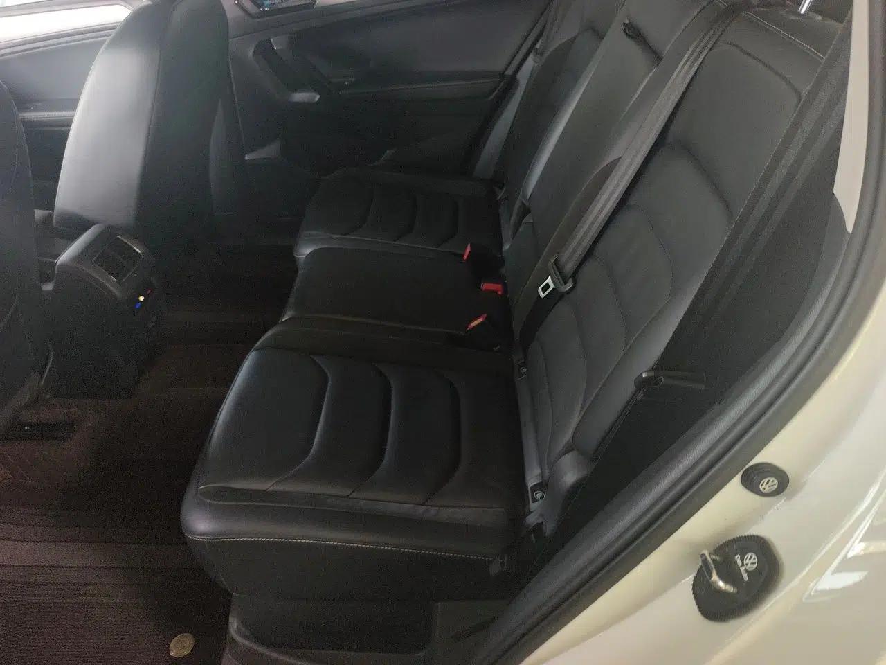 Volkswagen Tiguan L 2018 330TSI Automatic Two-Wheel Drive Luxury Edition — миниатюра 17