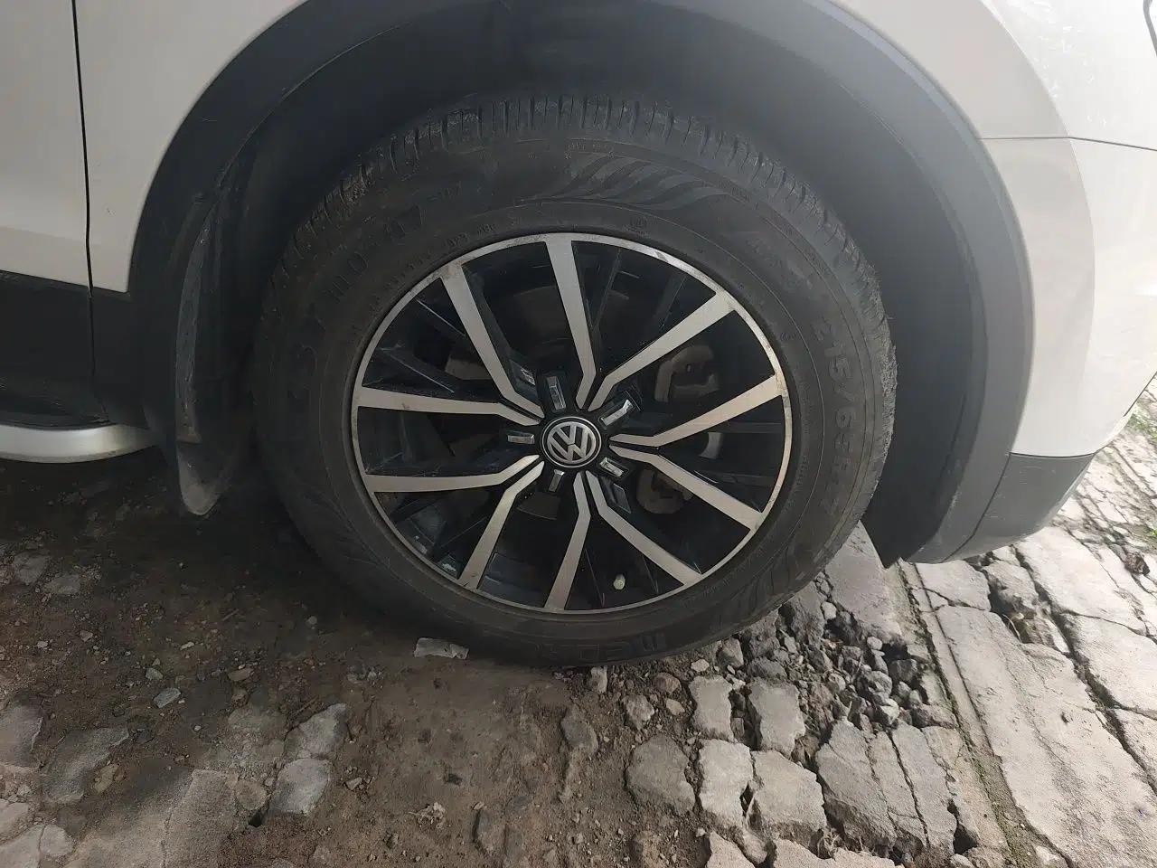 Volkswagen Tiguan L 2018 330TSI Automatic Two-Wheel Drive Luxury Edition — миниатюра 8
