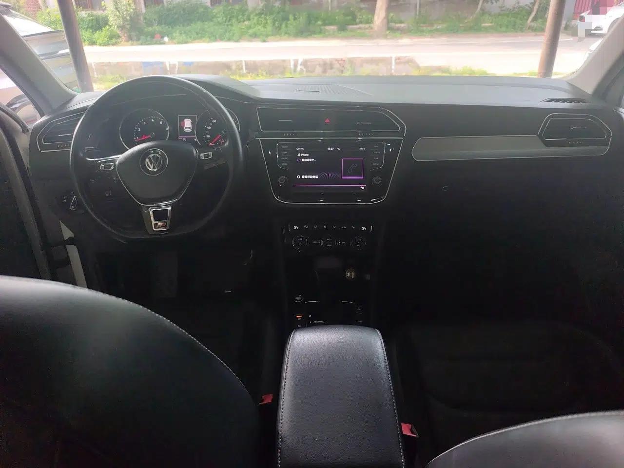 Volkswagen Tiguan L 2018 330TSI Automatic Two-Wheel Drive Luxury Edition — миниатюра 9