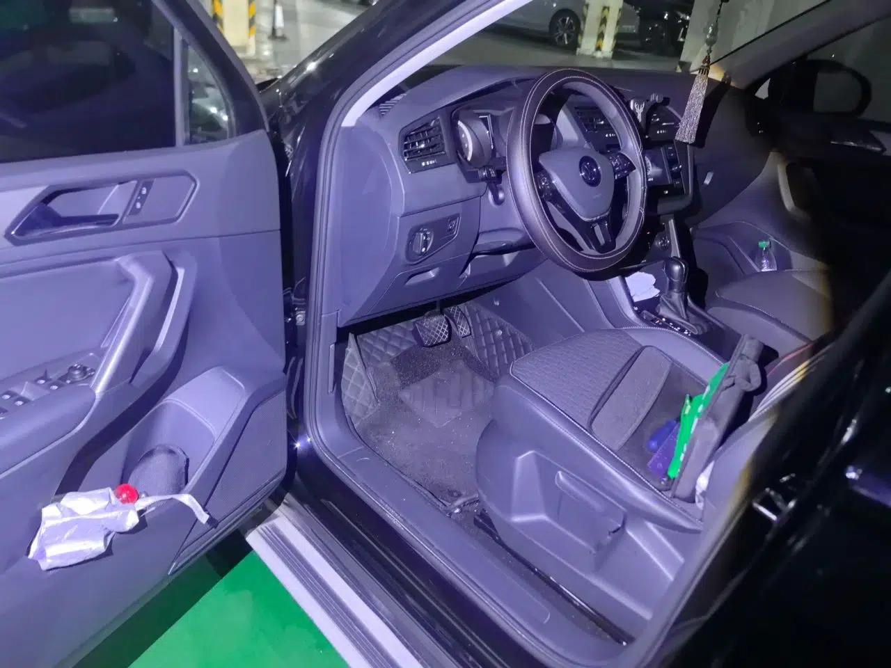 Volkswagen Tiguan L 2020 330TSI Automatic Two-Wheel Drive Luxury Edition China VI Standard — миниатюра 16
