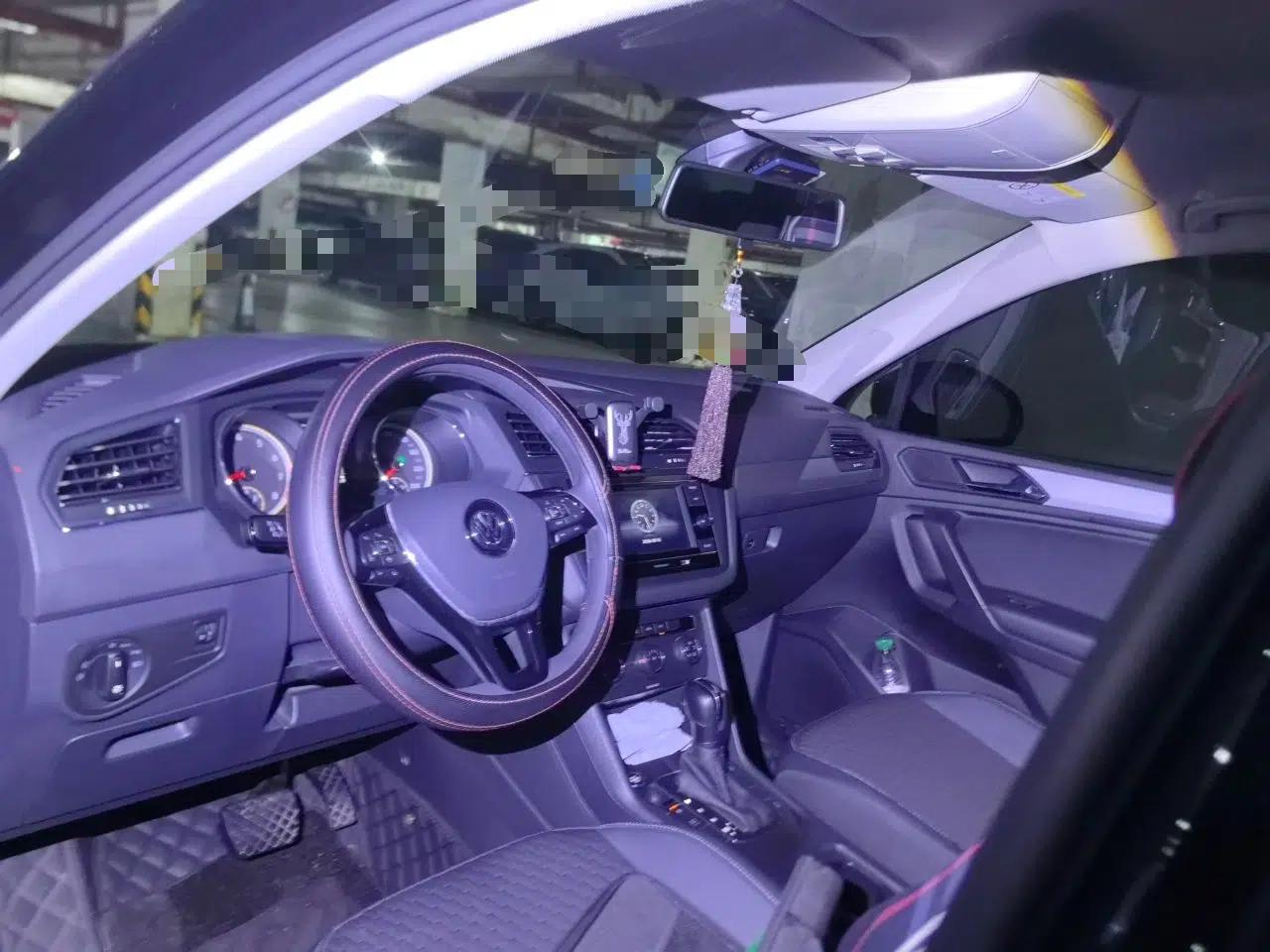 Volkswagen Tiguan L 2020 330TSI Automatic Two-Wheel Drive Luxury Edition China VI Standard — миниатюра 18