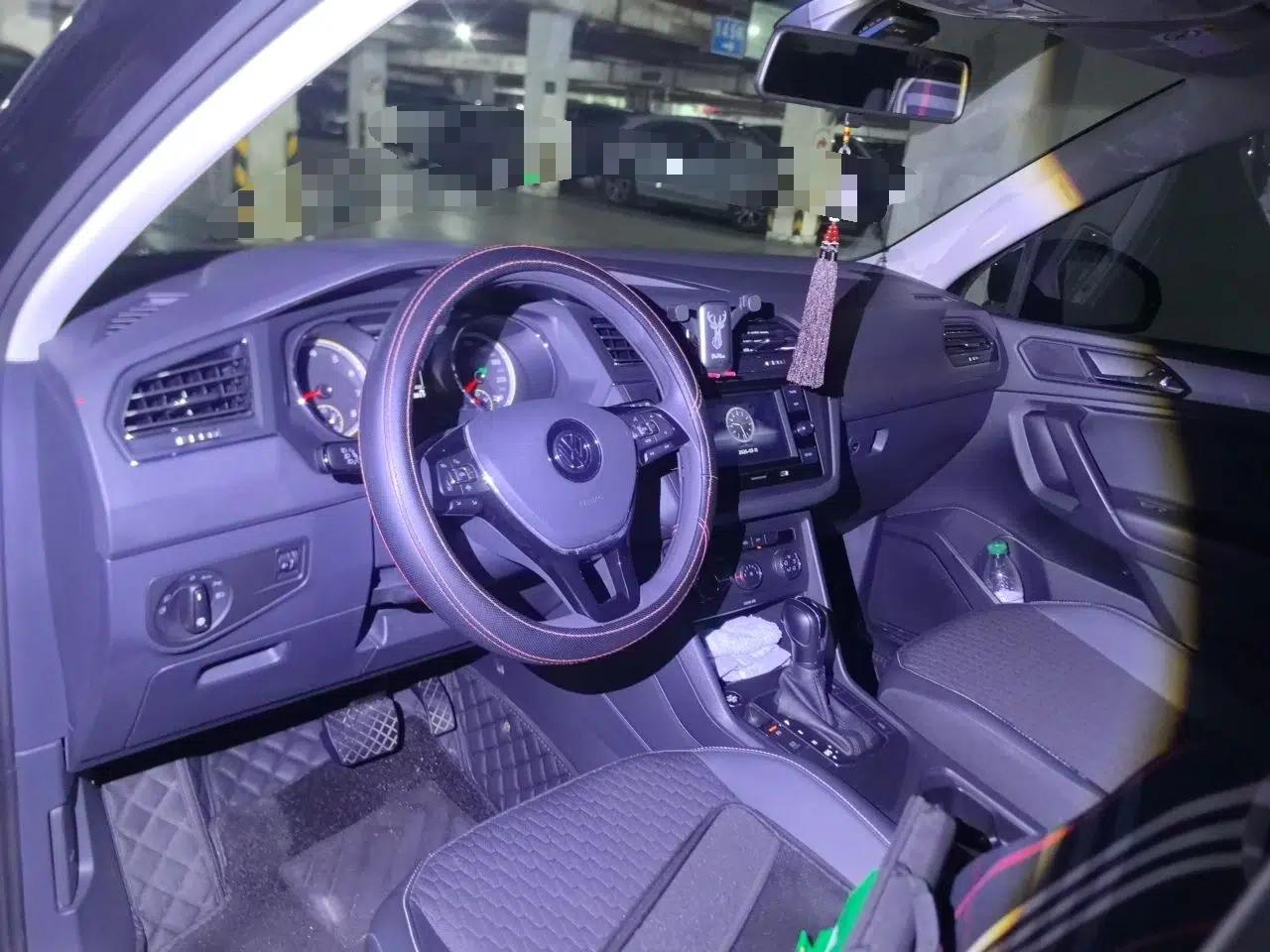 Volkswagen Tiguan L 2020 330TSI Automatic Two-Wheel Drive Luxury Edition China VI Standard — миниатюра 9