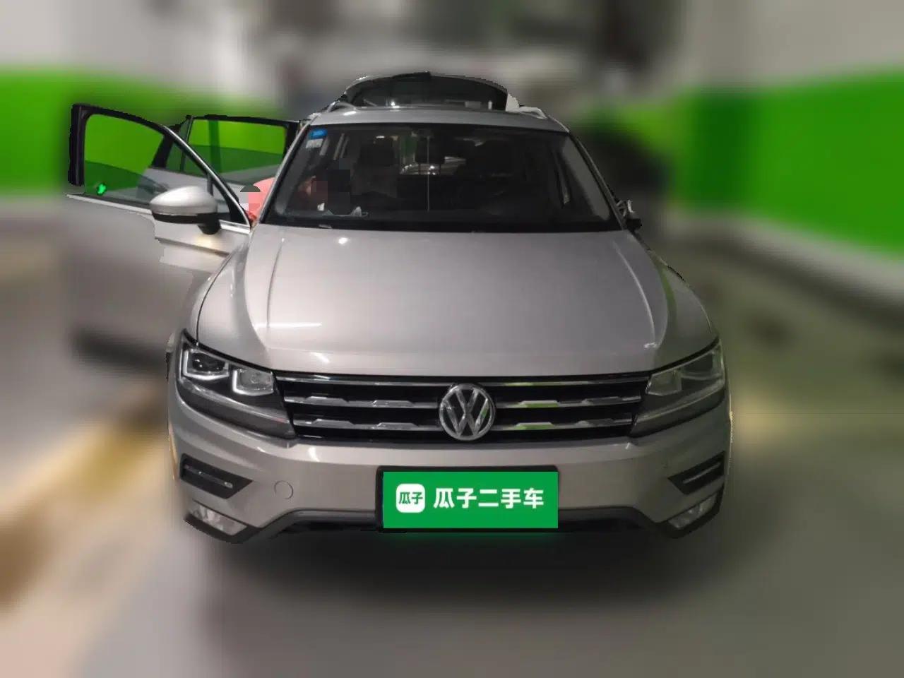 Volkswagen Tiguan L 2018 330TSI Automatic Two-Wheel Drive Luxury Edition — миниатюра 2