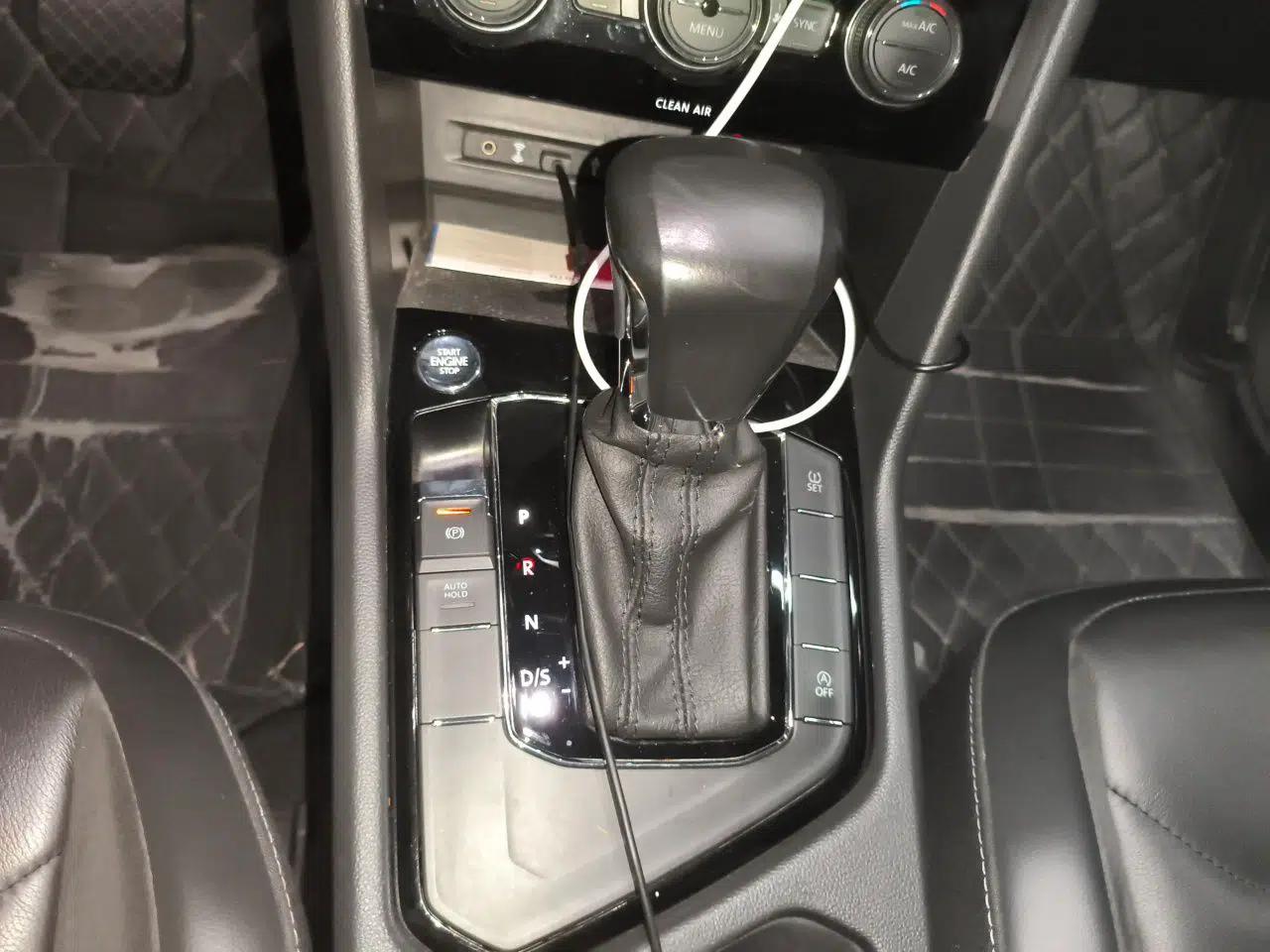 Volkswagen Tiguan L 2018 330TSI Automatic Two-Wheel Drive Luxury Edition — миниатюра 14