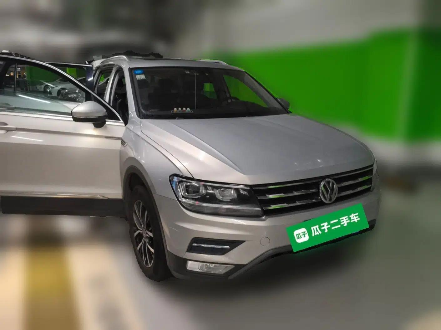 Volkswagen Tiguan L 2018 330TSI Automatic Two-Wheel Drive Luxury Edition — миниатюра 3
