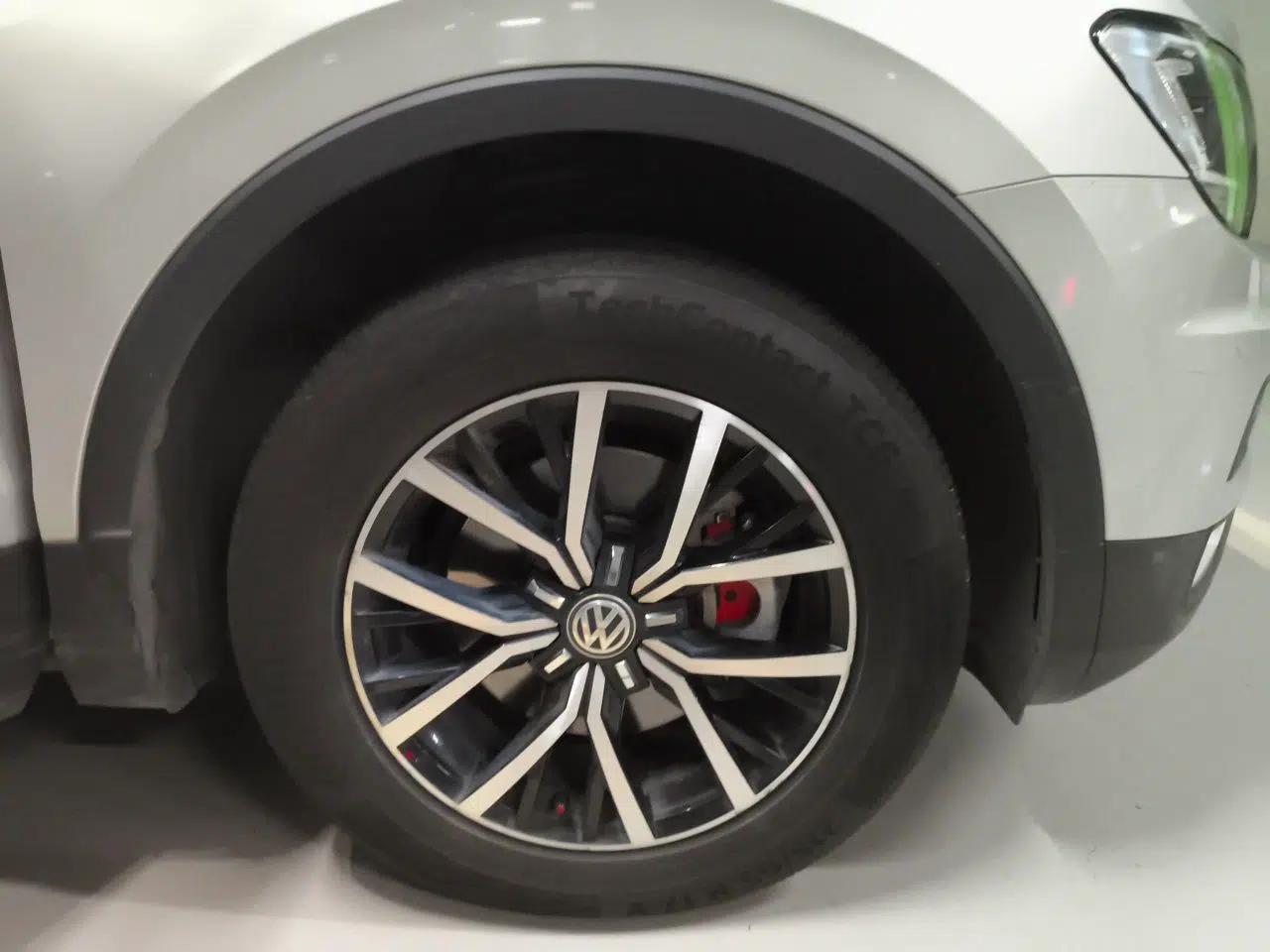 Volkswagen Tiguan L 2018 330TSI Automatic Two-Wheel Drive Luxury Edition — миниатюра 8