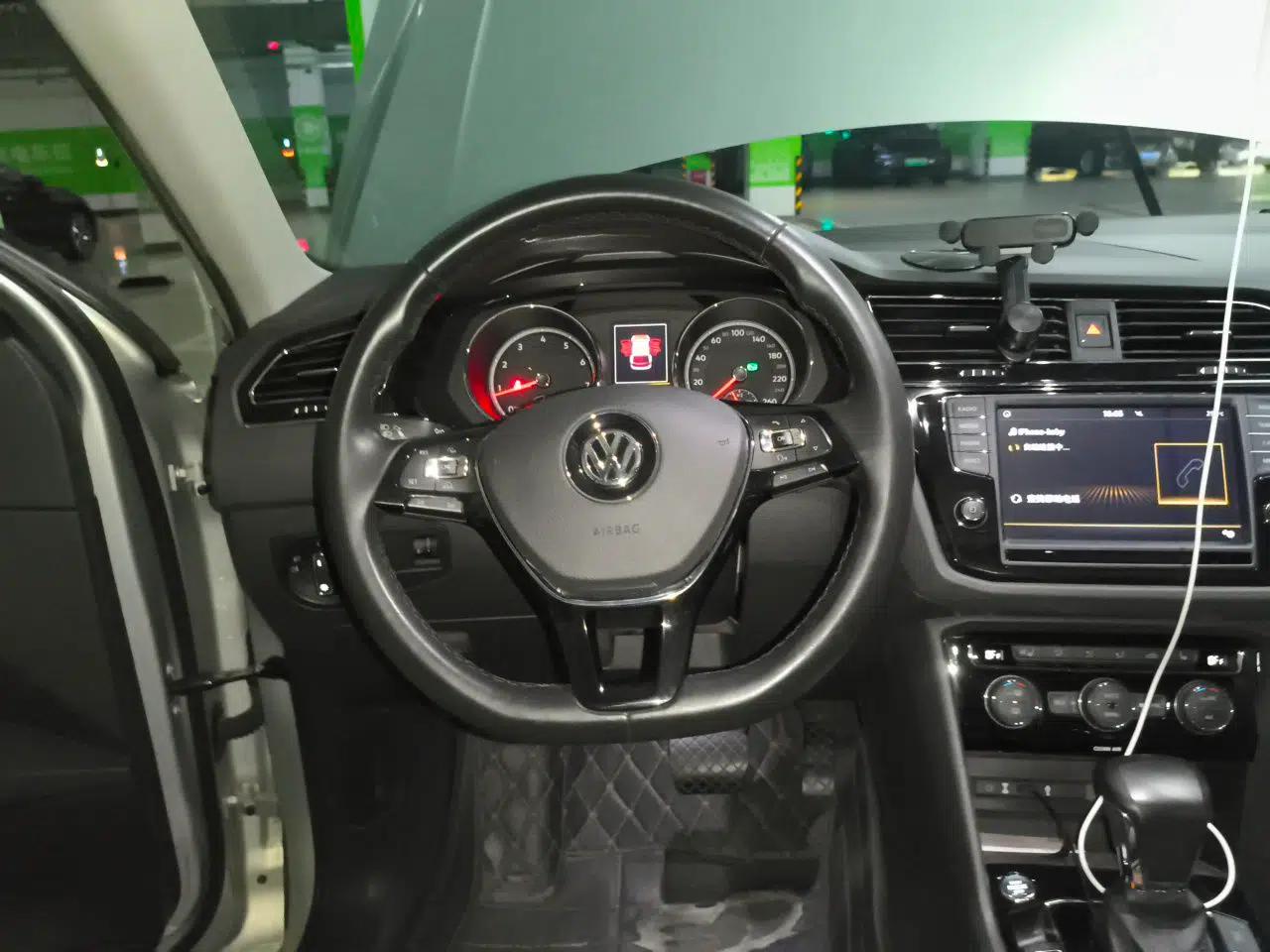 Volkswagen Tiguan L 2018 330TSI Automatic Two-Wheel Drive Luxury Edition — миниатюра 10