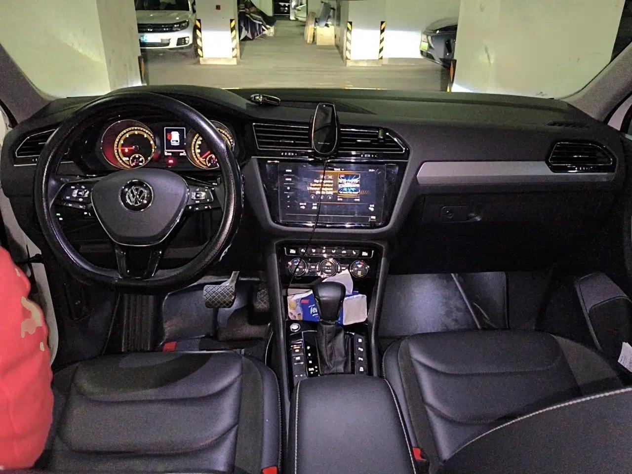 Volkswagen Tiguan L 2020 330TSI Automatic Two-Wheel Drive Smart Luxury Edition China VI Standard — миниатюра 18
