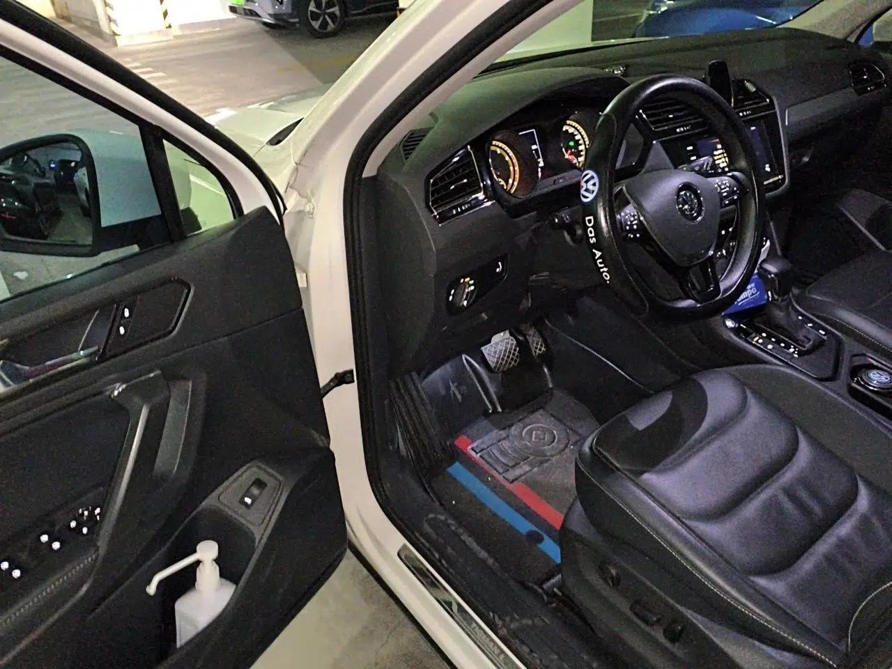 Volkswagen Tiguan L 2020 330TSI Automatic Two-Wheel Drive Smart Luxury Edition China VI Standard — миниатюра 19