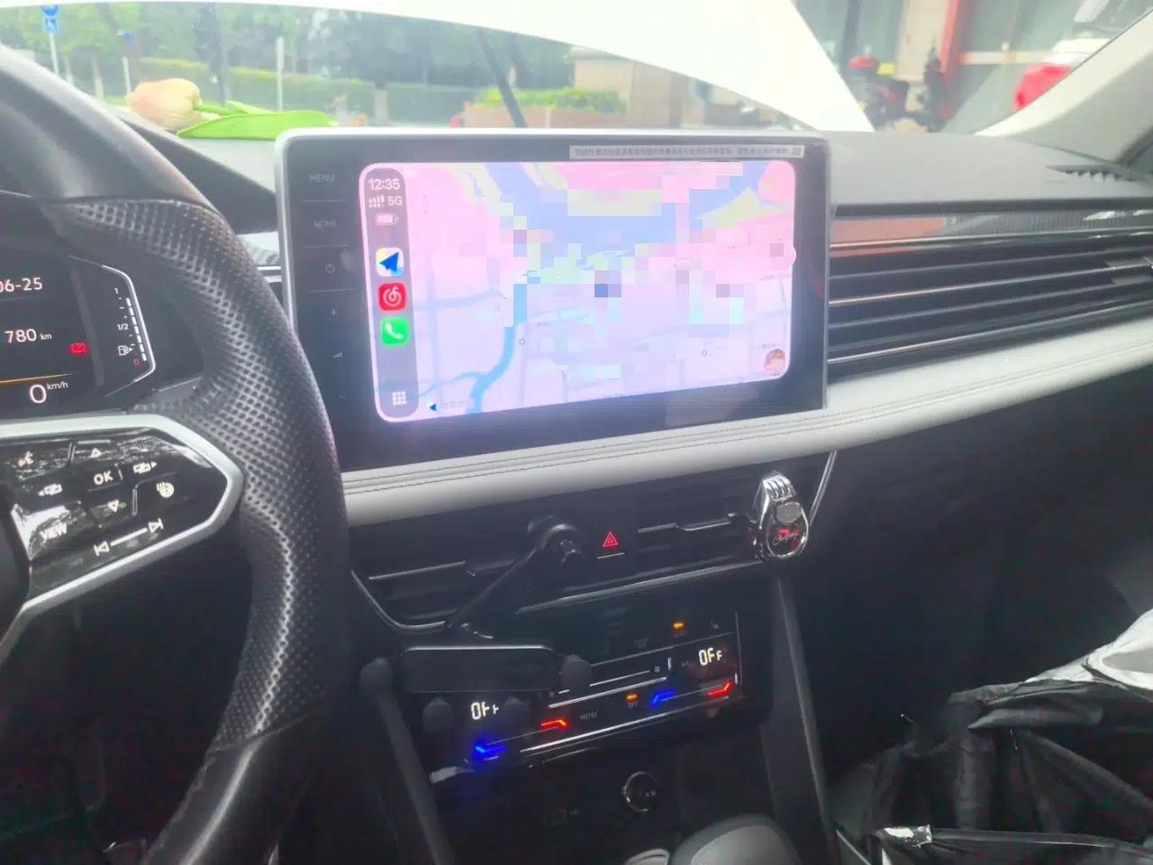 Volkswagen Tiguan L 2022 330TSI Automatic Two-Wheel Drive R-Line Enhanced Edition — миниатюра 13