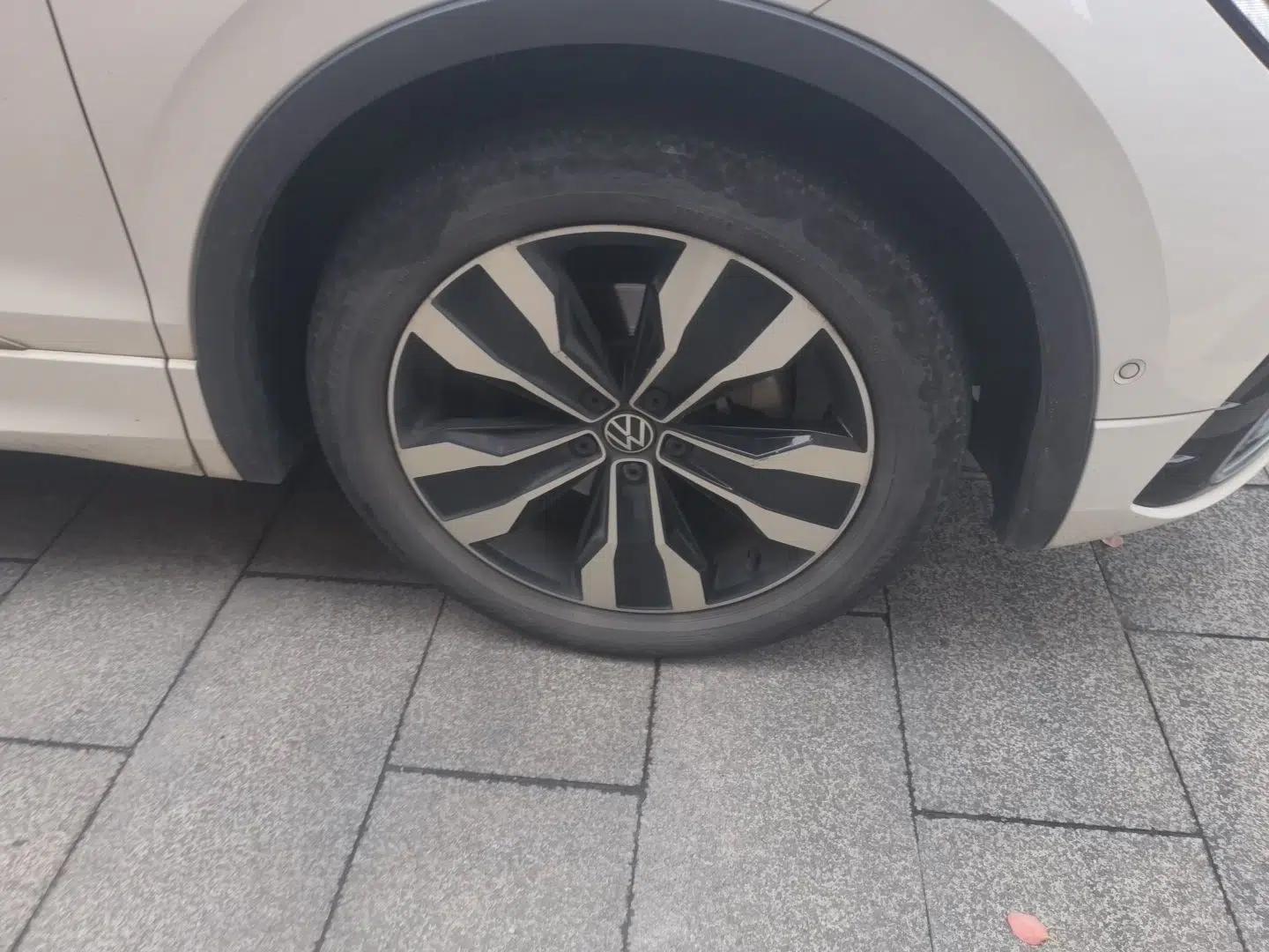 Volkswagen Tiguan L 2022 330TSI Automatic Two-Wheel Drive R-Line Enhanced Edition — миниатюра 8