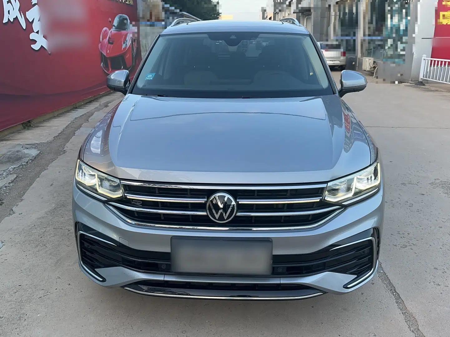 Volkswagen Tiguan L 2023 330TSI Automatic Two-Wheel Drive R-Line Flagship Edition — миниатюра 2