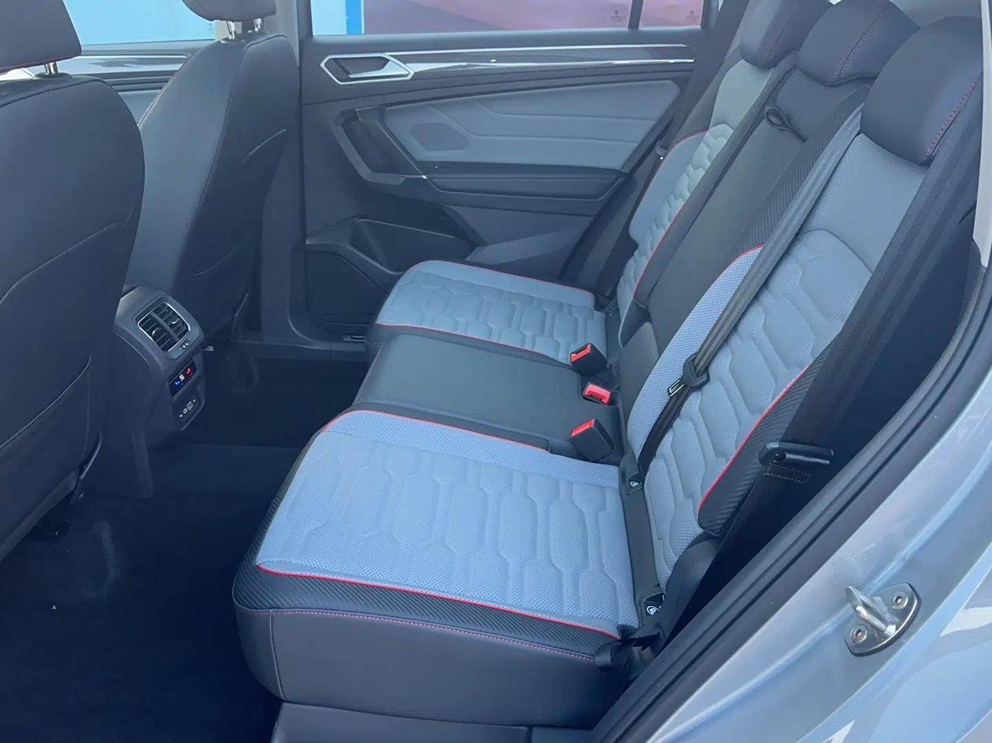 Volkswagen Tiguan L 2023 330TSI Automatic Two-Wheel Drive R-Line Flagship Edition — миниатюра 13