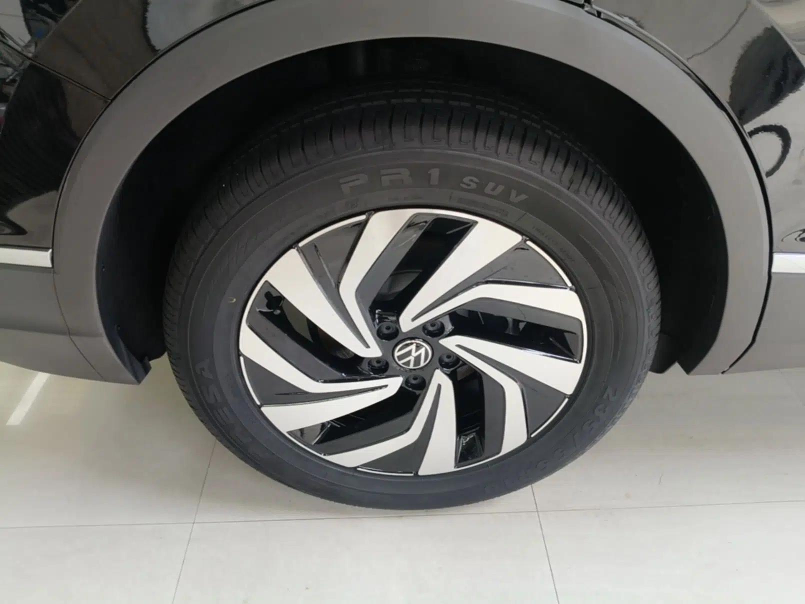 Volkswagen Tiguan L 2025 Model, Outstanding Version, 300TSI Automatic Two-Wheel Drive Longteng Edition — миниатюра 11