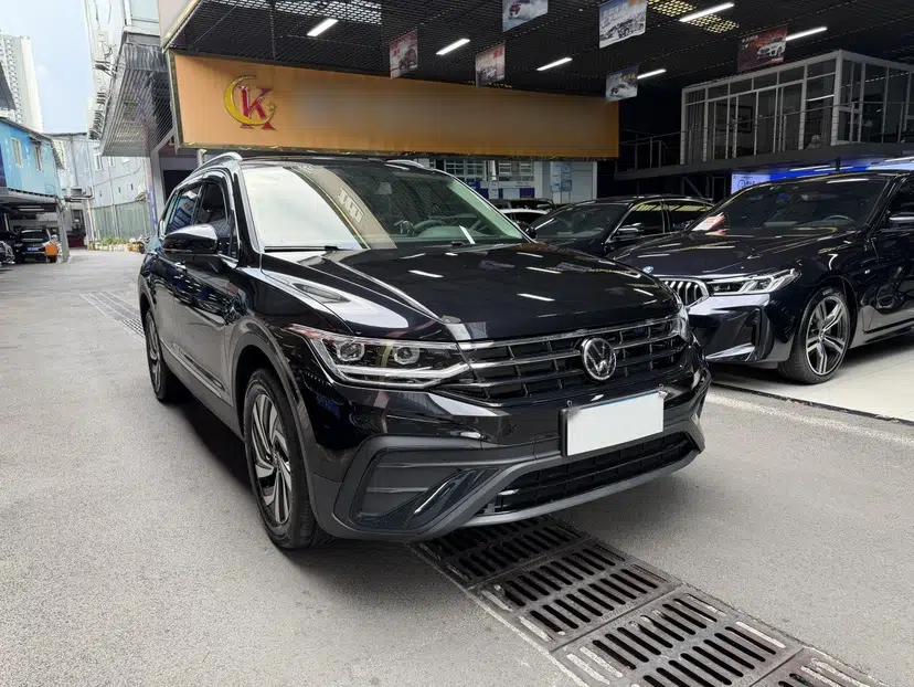 Volkswagen Tiguan L 2025 Model, Outstanding Version, 300TSI Automatic Two-Wheel Drive Longteng Edition — миниатюра 12