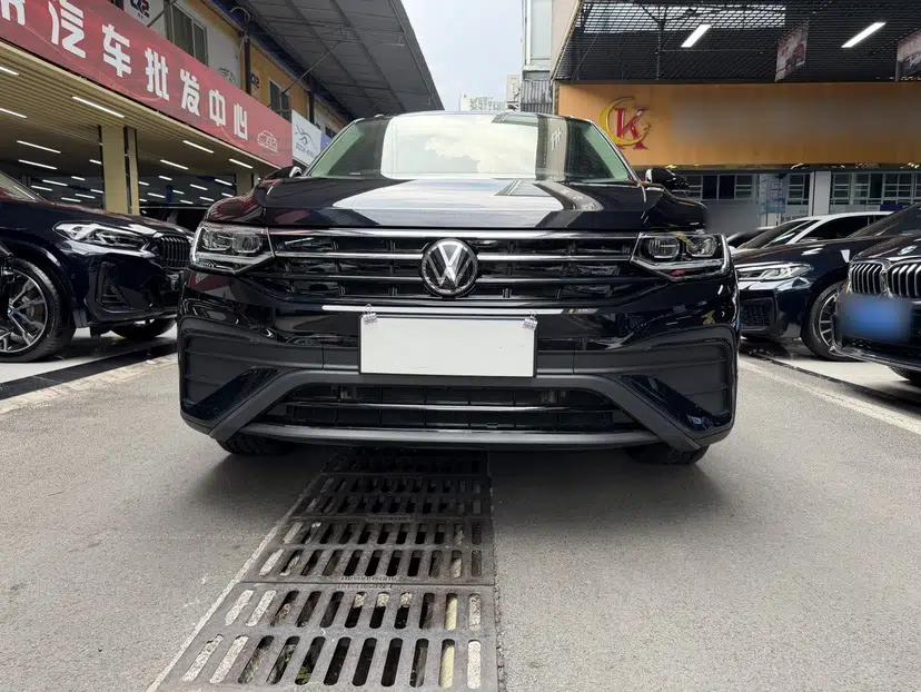 Volkswagen Tiguan L 2025 Model, Outstanding Version, 300TSI Automatic Two-Wheel Drive Longteng Edition — миниатюра 13