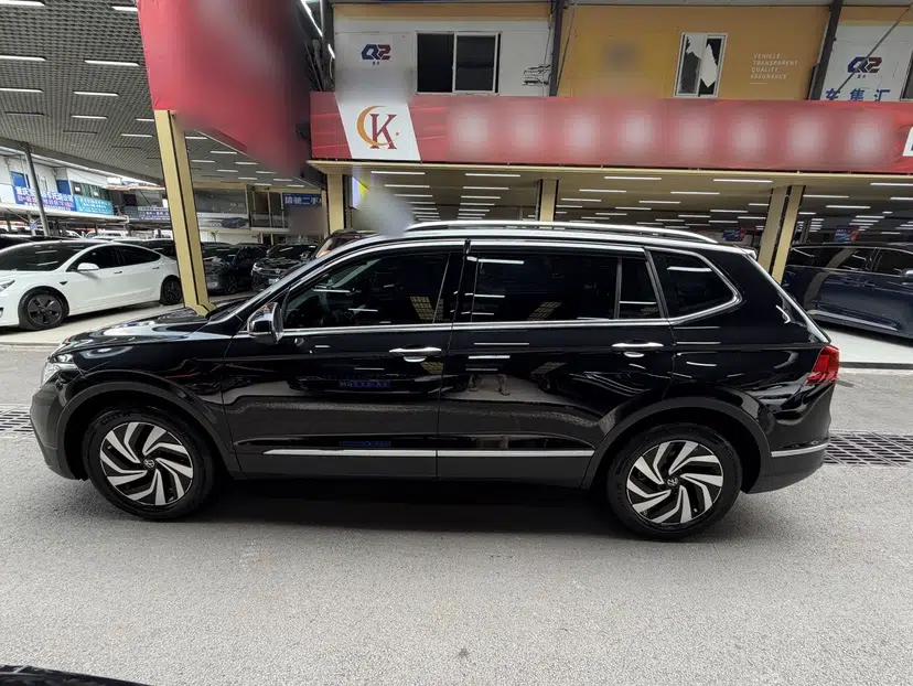 Volkswagen Tiguan L 2025 Model, Outstanding Version, 300TSI Automatic Two-Wheel Drive Longteng Edition — миниатюра 14