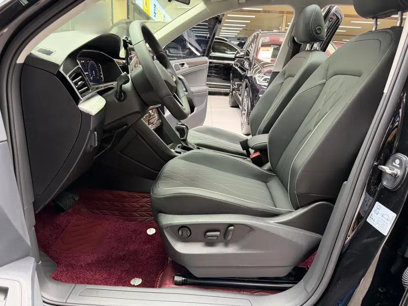 Volkswagen Tiguan L 2025 Model, Outstanding Version, 300TSI Automatic Two-Wheel Drive Longteng Edition — миниатюра 35