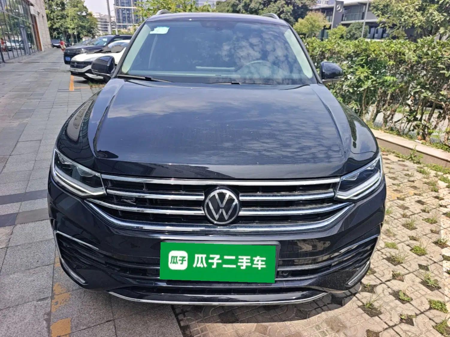Volkswagen Tiguan L 2024 330TSI Automatic Two-Wheel Drive R-Line Enhanced Edition — миниатюра 2
