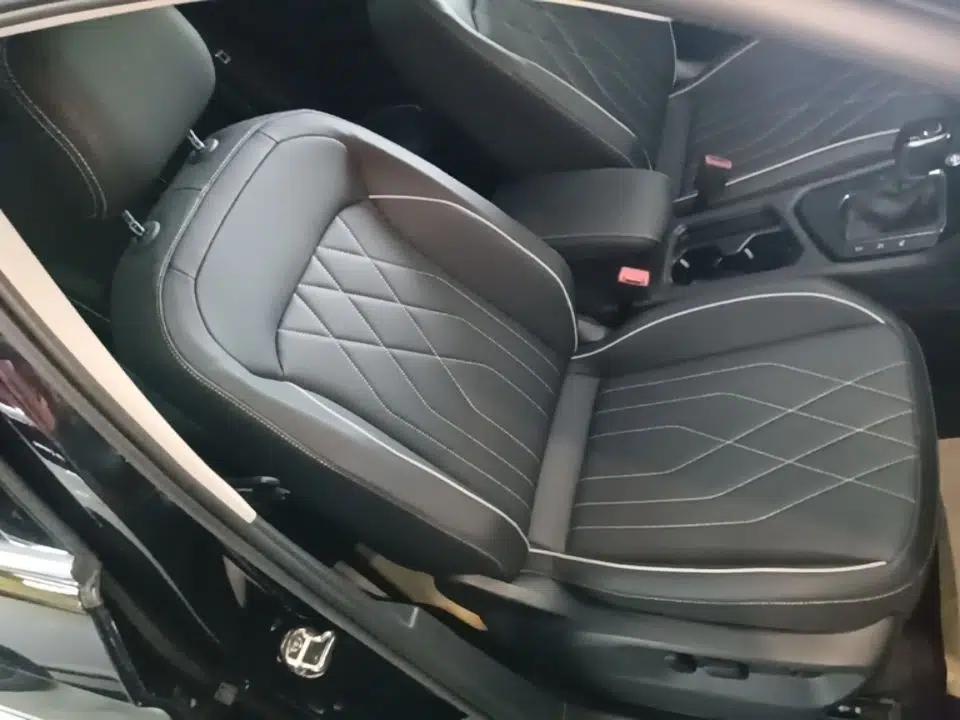 Volkswagen Tiguan L 2025 Model Outstanding Version 330TSI Automatic Two-Wheel Drive R-Line Longyao Edition — миниатюра 24
