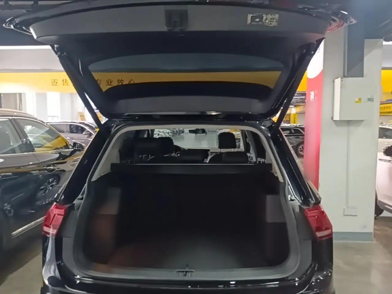 Volkswagen Tiguan L 2025 Model Outstanding Version 330TSI Automatic Two-Wheel Drive R-Line Longyao Edition — миниатюра 27