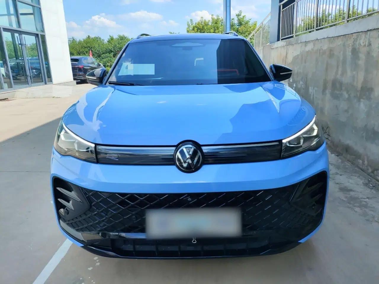 Volkswagen Tiguan L 2024 PRO 380TSI Four-Wheel Drive R-Line Prestige Edition — миниатюра 2