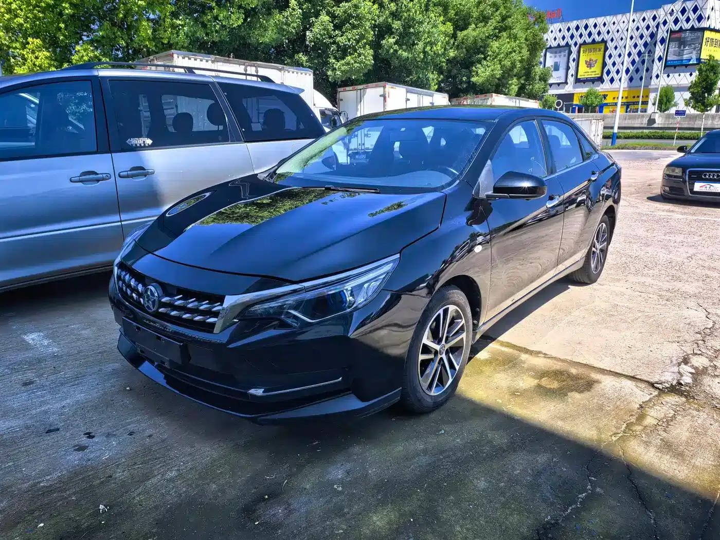 Venucia D60 2018 1.6L CVT Comfort Edition — миниатюра 1