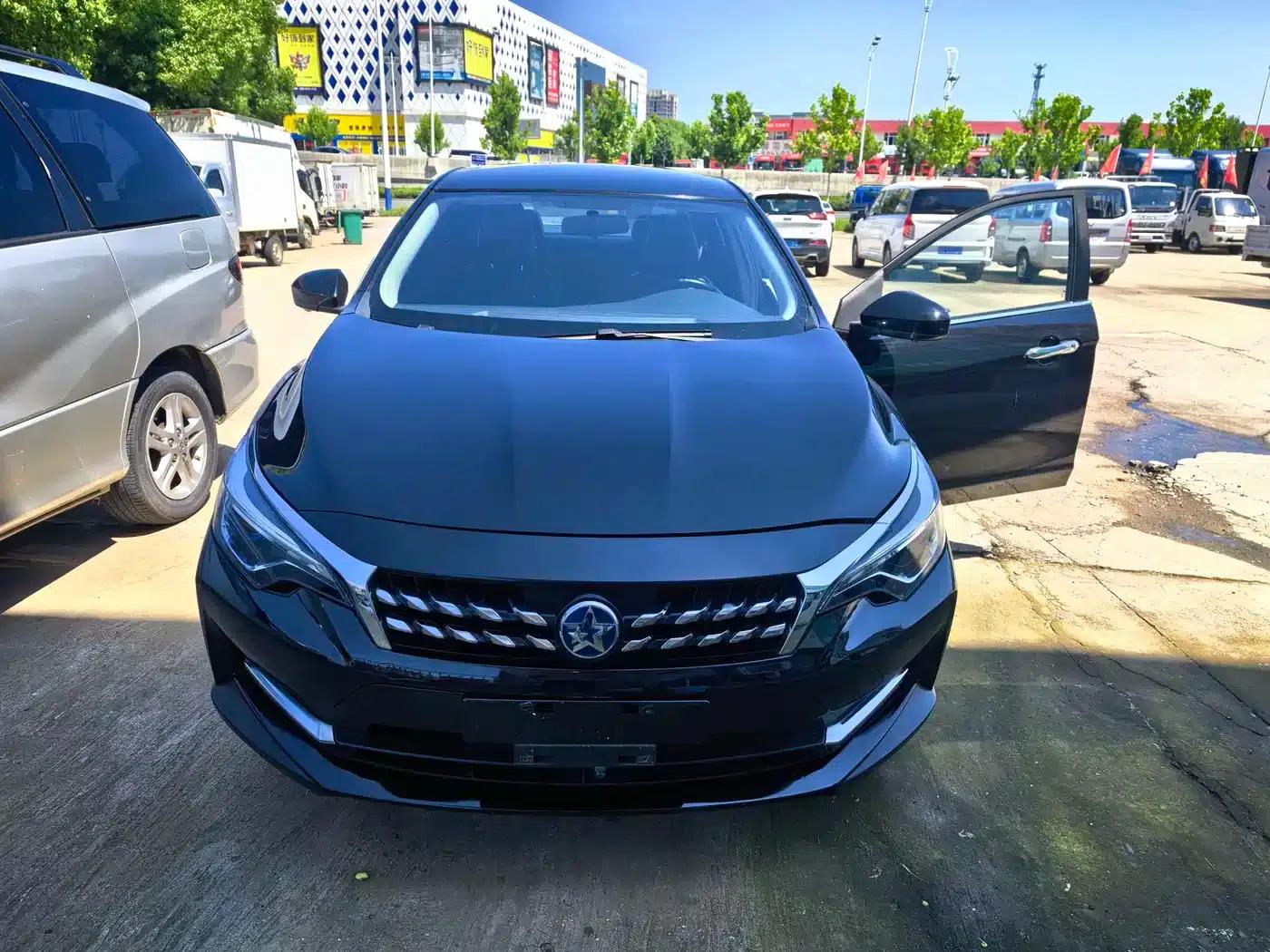 Venucia D60 2018 1.6L CVT Comfort Edition — миниатюра 2