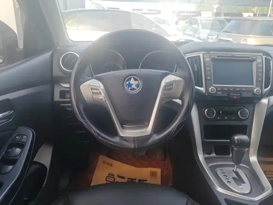 Venucia T70 2016 2.0L CVT Smart Edition — миниатюра 15