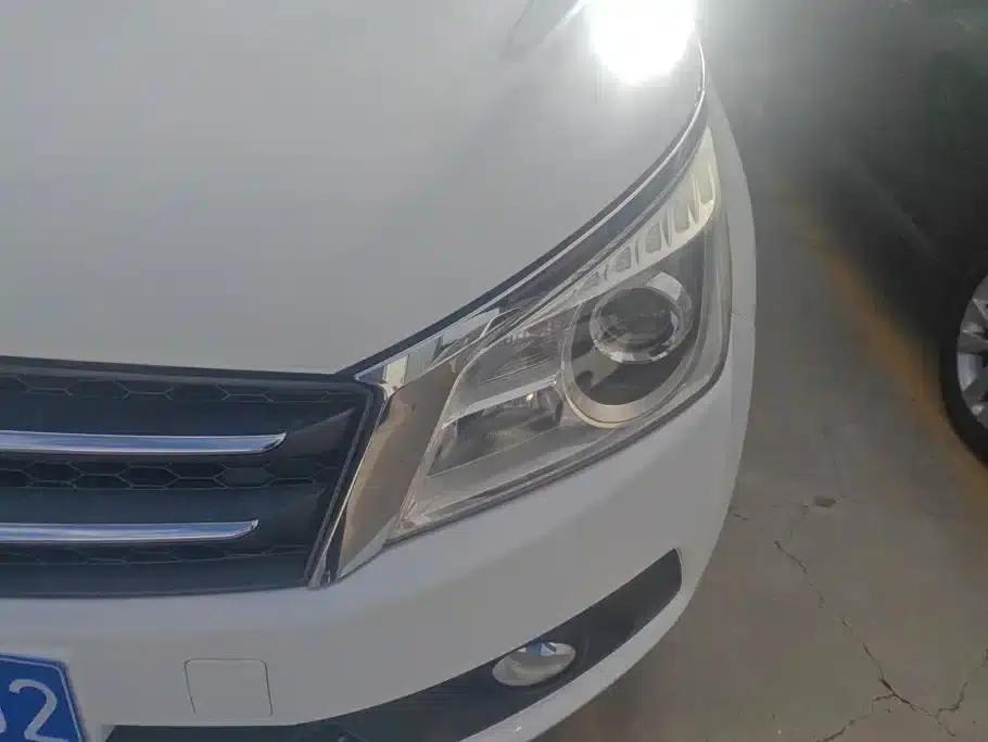 Venucia T70 2016 2.0L CVT Smart Edition — миниатюра 5